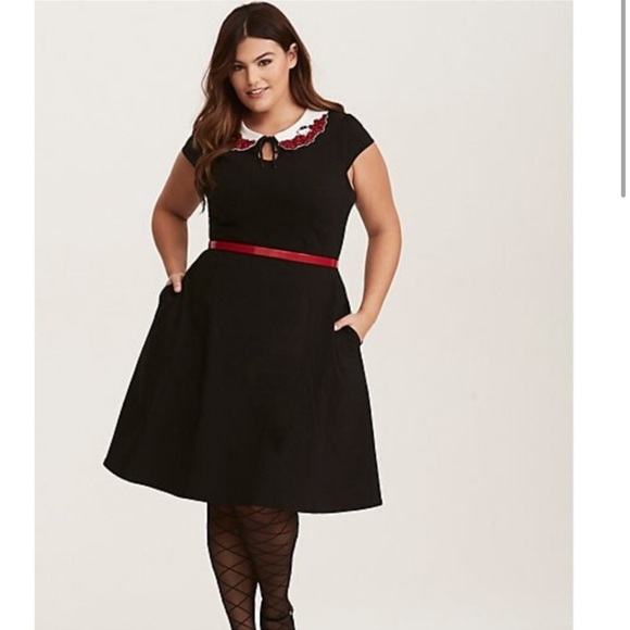 NWT! TORRID Hello Kitty Dress Peter Pan Collar Swing Pinup Retro 2X Sanrio Black - Picture 1 of 6